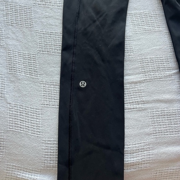 NEVER WORN!! LULULEMON Fast and Free High-Rise Tight 25" Pockets(FREE SHIPPING) - Picture 3 of 5